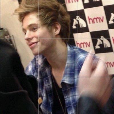 fIickerIarry's tweet image. vote for uncle luke #vote5sos
