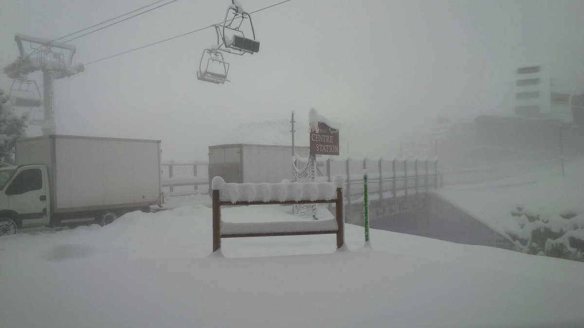 ChristofIbs's tweet photo. 35cm de peuf @ Avoriaz !! http://t.co/WTtzaySOts