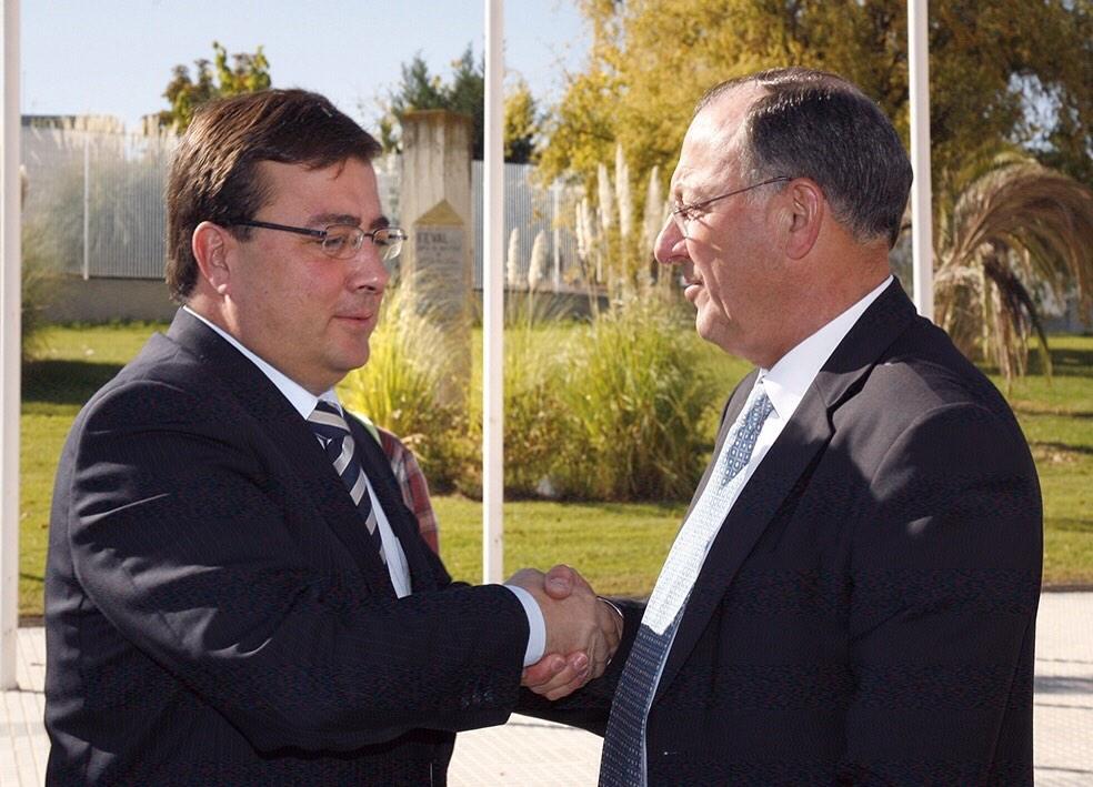 F_RosaR's tweet photo. @Vara y ex diputado socialista Viñuela.#estafapsoe http://t.co/Dd6CYBpGcq