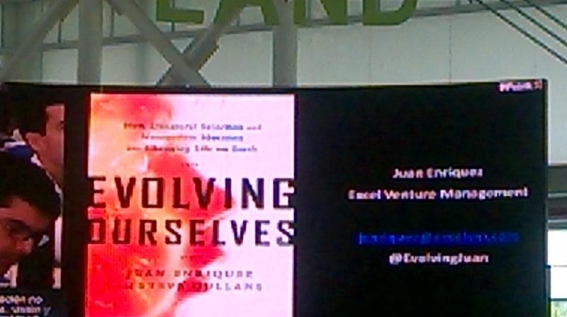 radiopos's tweet image. Libro de lectura obligada #evolvingourselves mutación programada y selección no natural. Por @evolvingjuan