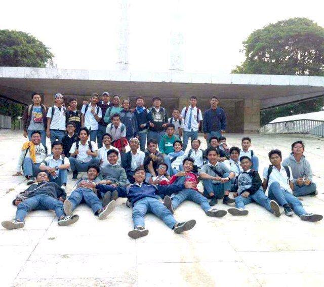 SMABOEDOET's tweet photo. Kata siapa king of central itu chaptoen? kami lebih dulu membuat sejarah! :D #LapanganBanteng http://t.co/fzQvRmyhsP