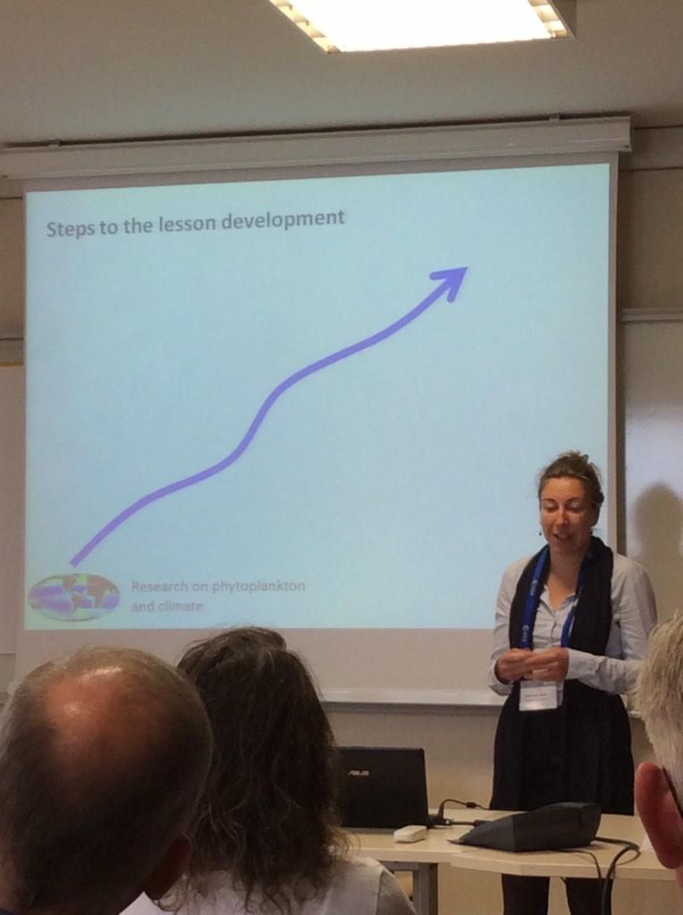 HayleyEversKing's tweet photo. @climate_phyto of @PlymouthMarine presenting her winning lesson #LearnEO http://t.co/gF83NEhCav
