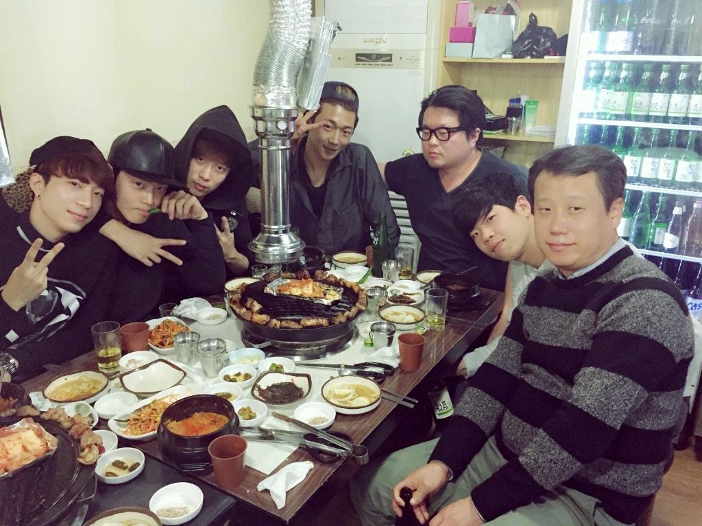 RightAchieve's tweet photo. [#JACE #제이스] JACE의 베이스 상은 생일파티중!!!! 생일 축하 합니다~~😊👏👏 http://t.co/v8HbpQfVGd