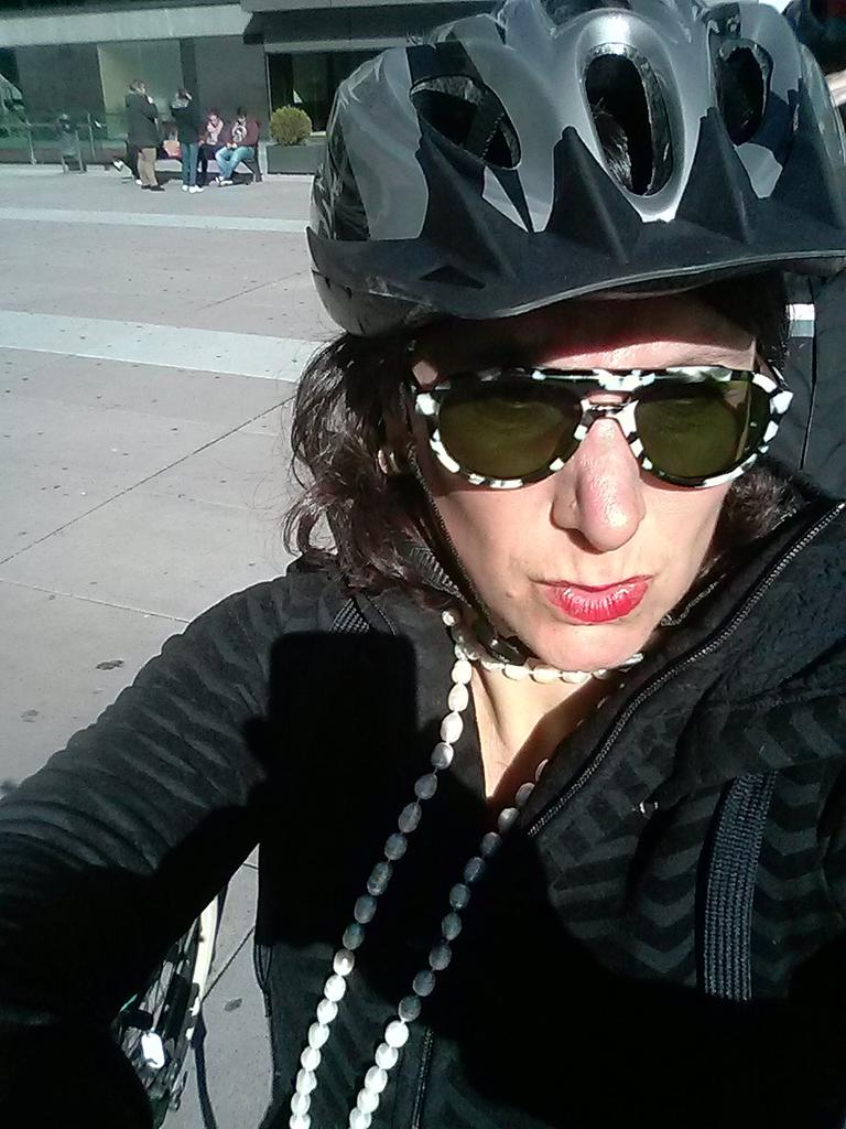 gracieopulanza's tweet photo. Testing the @anememelectricbike I'm.in.turbo http://t.co/QHUdjriuYM
