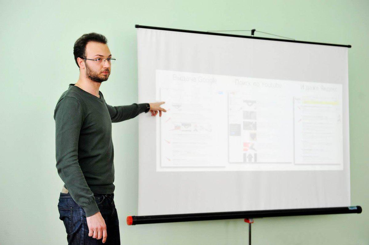 Выступление Станислава Дашевского перед студентами экономического факультета ХНУ им. Каразина.