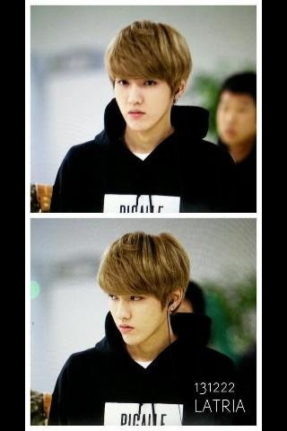 HAPPY BIRTHDAY
GALAXY FANFAN
BENBEN
KRIS
WU YI FAN

I MISS YOU SO MUCH OPPA      