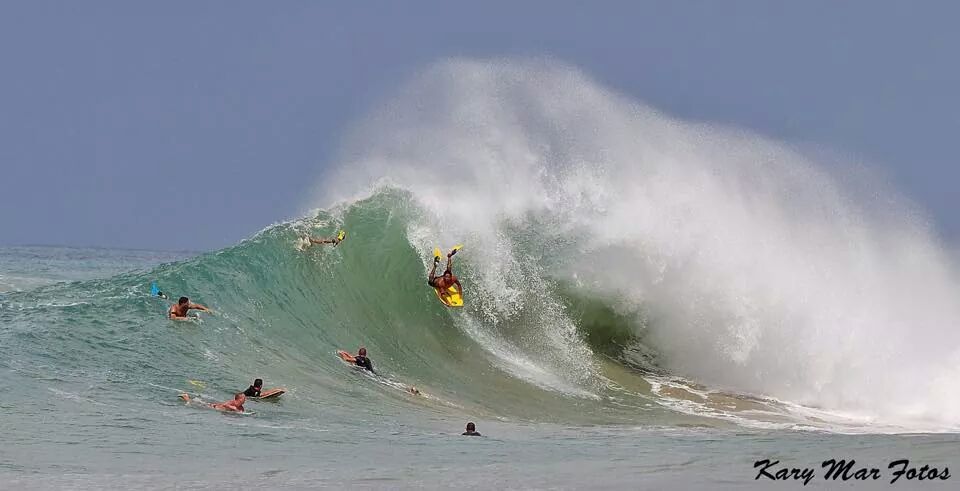 fabaa_04's tweet photo. "@jcotto07: #marejadadelosmuertos #aguadilla #gaschambers @JorgeGelpi 11-4-14 #surfpr http://t.co/0g6LN4v60y"@chrisfelix92