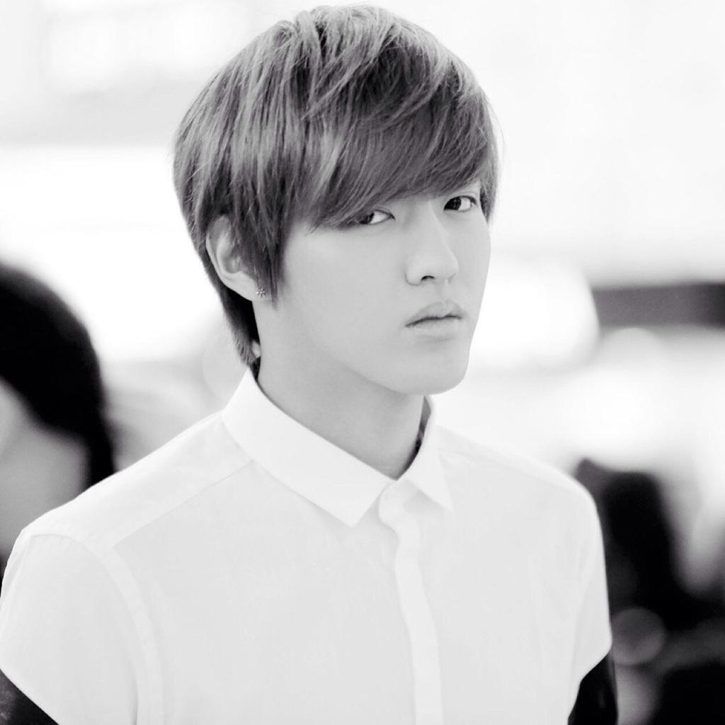 Happy birthday Kris/Wu Yi Fan~!    ,   ~
Actor Wu, Fighting~   