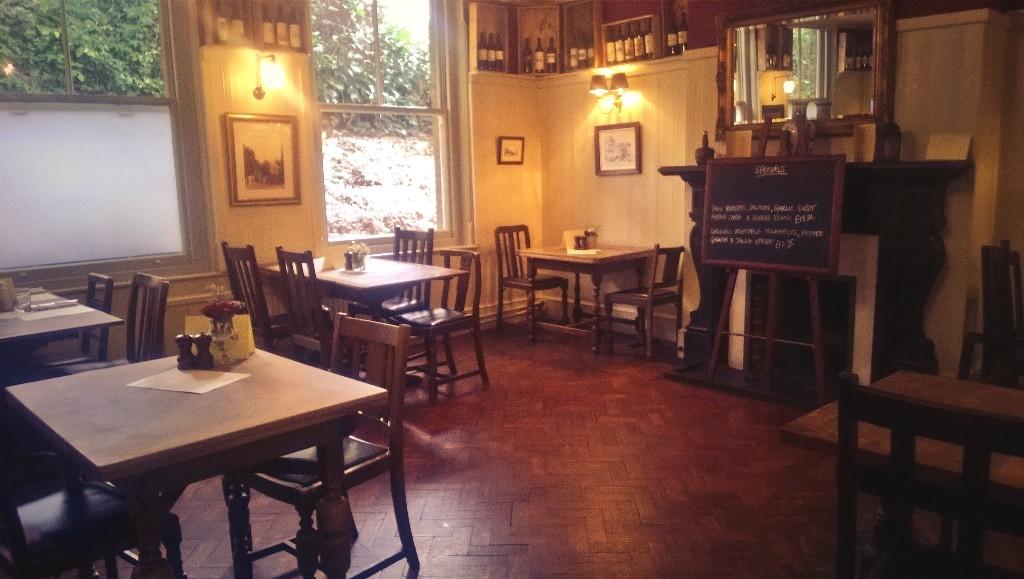 jade_jadeallen's tweet image. Our office for today #clientperks