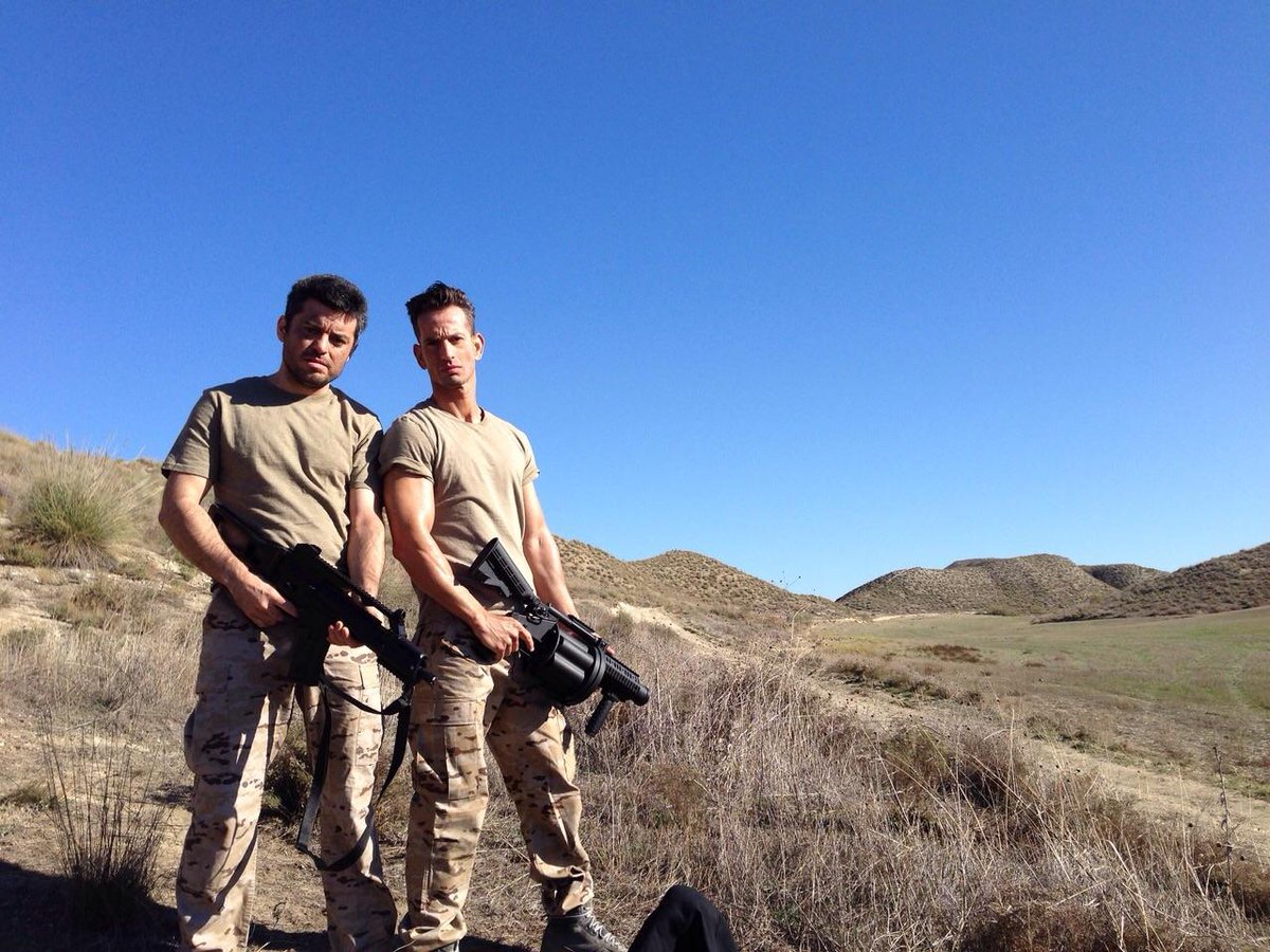 AngelIranzo's tweet photo. Cortometraje CRUZ DE GUERRA, junto al Director y Actorazo Juan carlos vellido, ejemplo a seguir por su solidaridad! http://t.co/skM6xmZ5nv