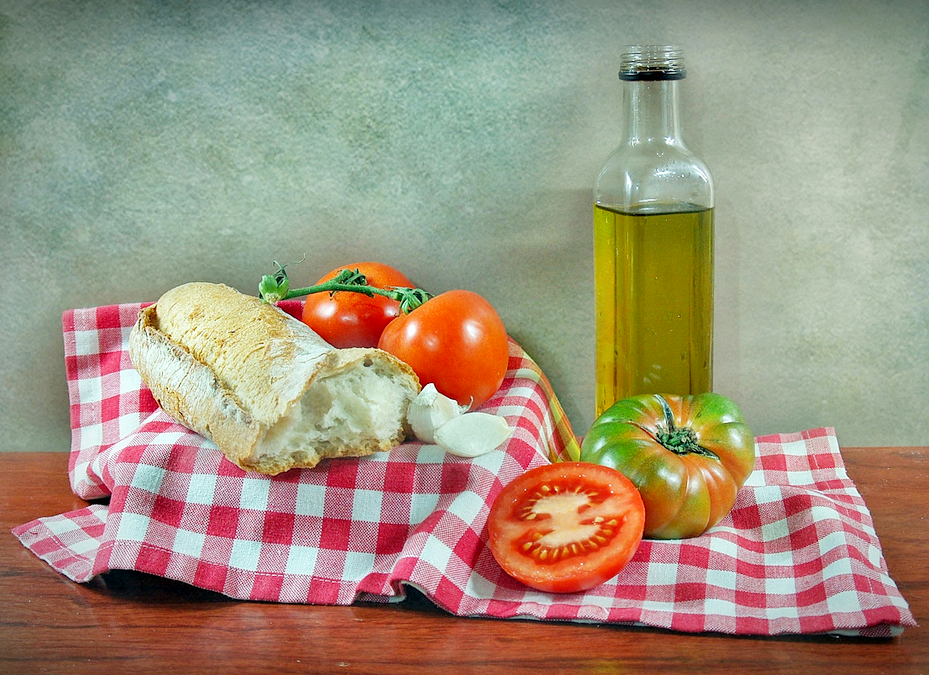 infohostal's tweet photo. Fiel compañero, el bocata, es el pasaporte gastronómico que acompaña al viajero http://t.co/aGWxQkoiHA http://t.co/IdVd7efGb5
