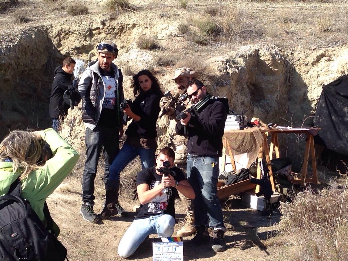AngelIranzo's tweet photo. Cortometraje CRUZ DE GUERRA, junto al Director y Actorazo Juan carlos vellido, ejemplo a seguir por su solidaridad! http://t.co/skM6xmZ5nv