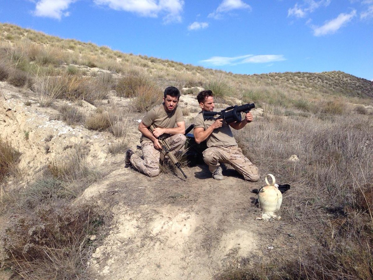 AngelIranzo's tweet photo. Cortometraje CRUZ DE GUERRA, junto al Director y Actorazo Juan carlos vellido, ejemplo a seguir por su solidaridad! http://t.co/skM6xmZ5nv