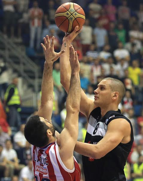Sasa Pavlovic kad god bude dosao, doci ce na vreme, taman da podigne sve trofeje 🏀🏆 
(Najbolji komentar na netu)