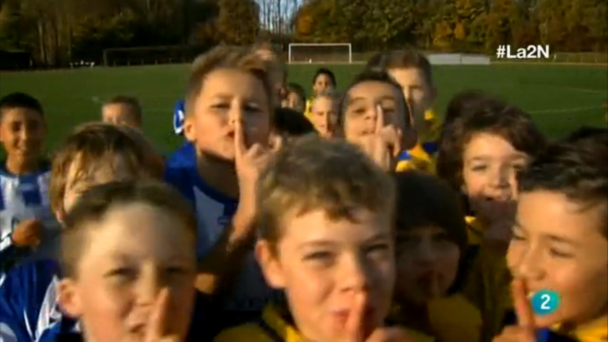 SportSocialClu6's tweet photo. El 40% de los padres gritan a los árbitros en los partidos de los hijos.
 http://t.co/T27yYcKmxZ ¿ y tú que opinas ? http://t.co/VDpxrvkfiJ