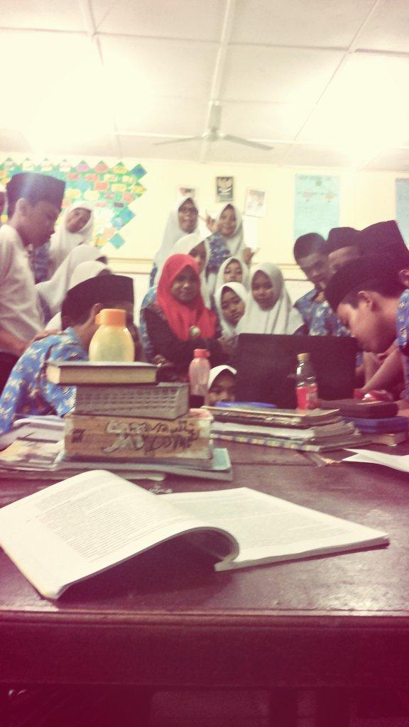 What're you doing guys???? :v
@AnnisahAnggitaS