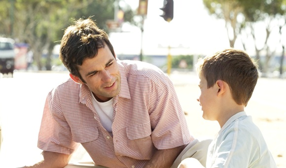 samluce's tweet photo. 4 keys to talking with your child - http://t.co/PD8UaKE5us http://t.co/zdqTs351GK