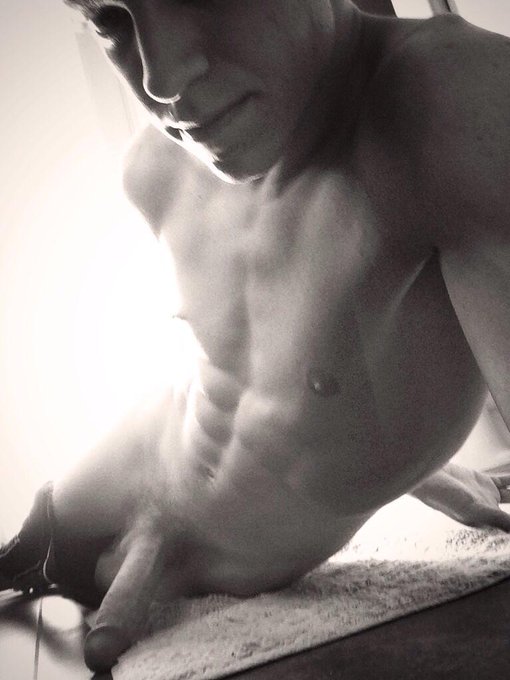 Let me just put up my kickstand #TeamBigDick #gayporn #gay http://t.co/A7KQwlxPdA