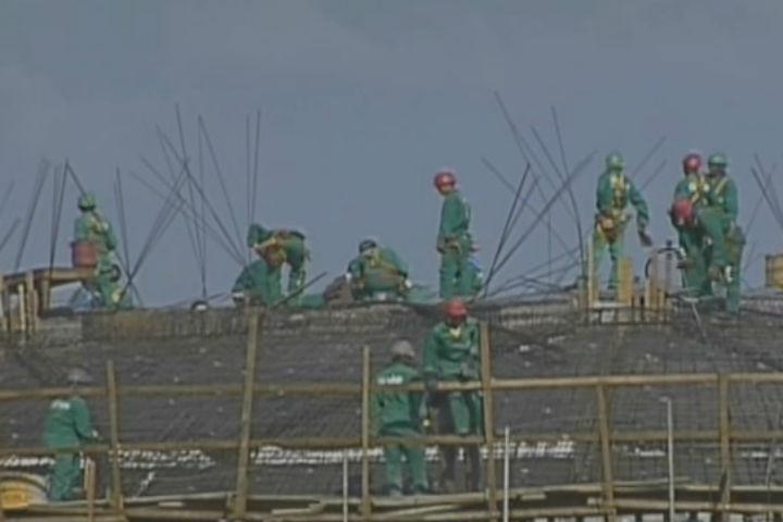 sbtnews's tweet photo. #SBTBoletim Desemprego cai no segundo trimestre deste ano e taxa fica em 6,8%, segundo IBGE. http://t.co/W3LAWlCIjb