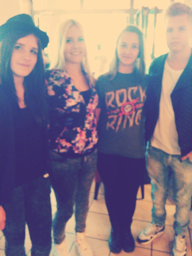LenaSchmidt595's tweet photo. @dagibeee es war so ein toller Tag *-* danke dagiiiiii und danke @kayefofficial http://t.co/BNkusku2Ik