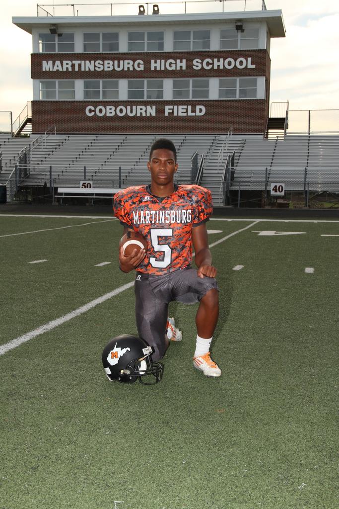mhscoachsherman's tweet photo. Eric Mitchell selected AARP Scholar athlete of the week.  He had a 4.14 1st 9 weeks. @MHSTrentSherman @MburgFootball http://t.co/bw9HwqcaTz