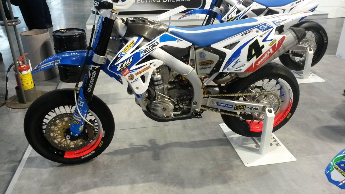 VROOAM® tweet media