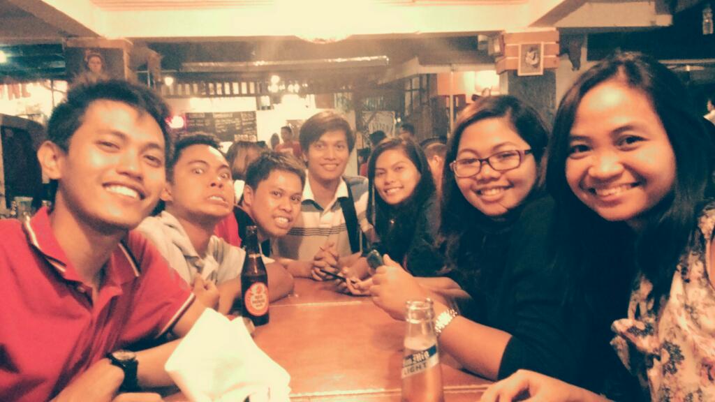 WillisTheWay_'s tweet photo. Happy bday @Badetzki06 Thanks for the dinner :) @TorThorTorr @javagq37 @anjtarun @____esme @jomgrana  and #lamsen :) http://t.co/4T7XOu4Spp