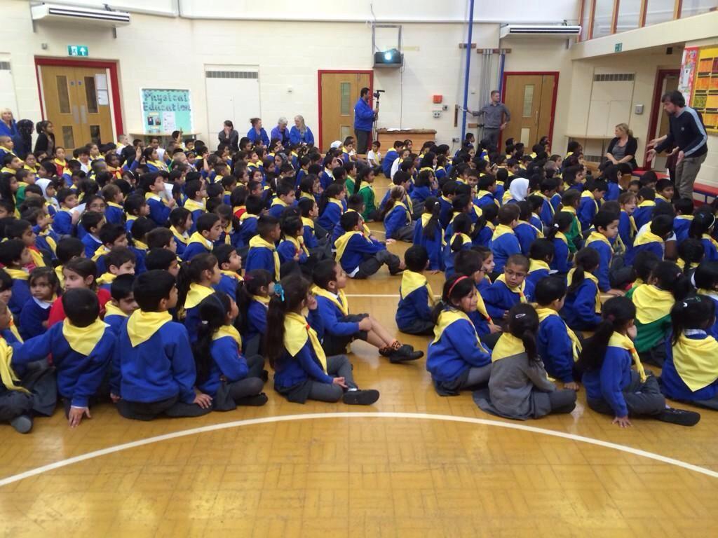 success of a Scout troop means whole school have joined <a href="/UKScouting/">UKScouting</a> excellent work @KateReidBurnley &amp; <a href="/alanbenno/">Alan Bennett</a>