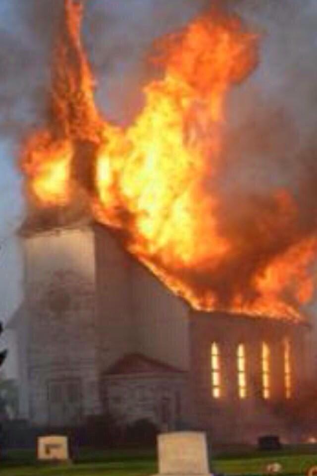 AuxCord's tweet photo. When you in church and jesus hands you the AuxCord http://t.co/Qs7O5KTLmu