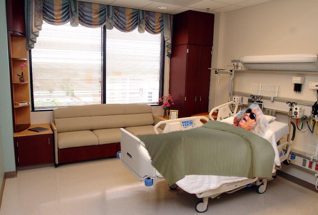 cathemingott's tweet photo. I NEED A DOCTOR!!!! #Stroke #StilFab http://t.co/3r2eS5CfFO