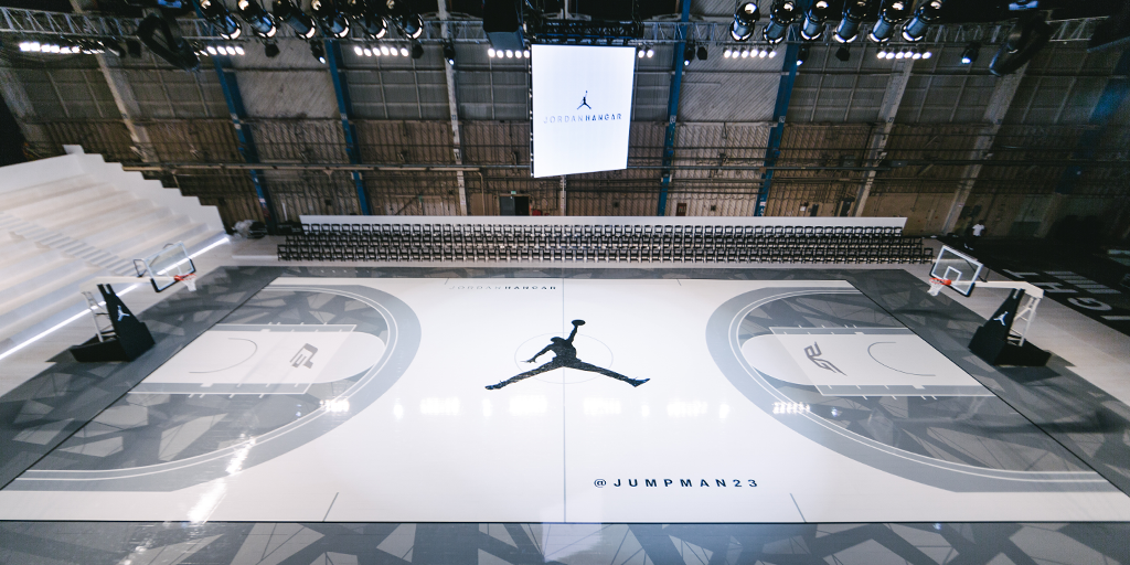 Jumpman23's tweet photo. LA's newest run. #JordanHangar http://t.co/Re6fW2qT4C