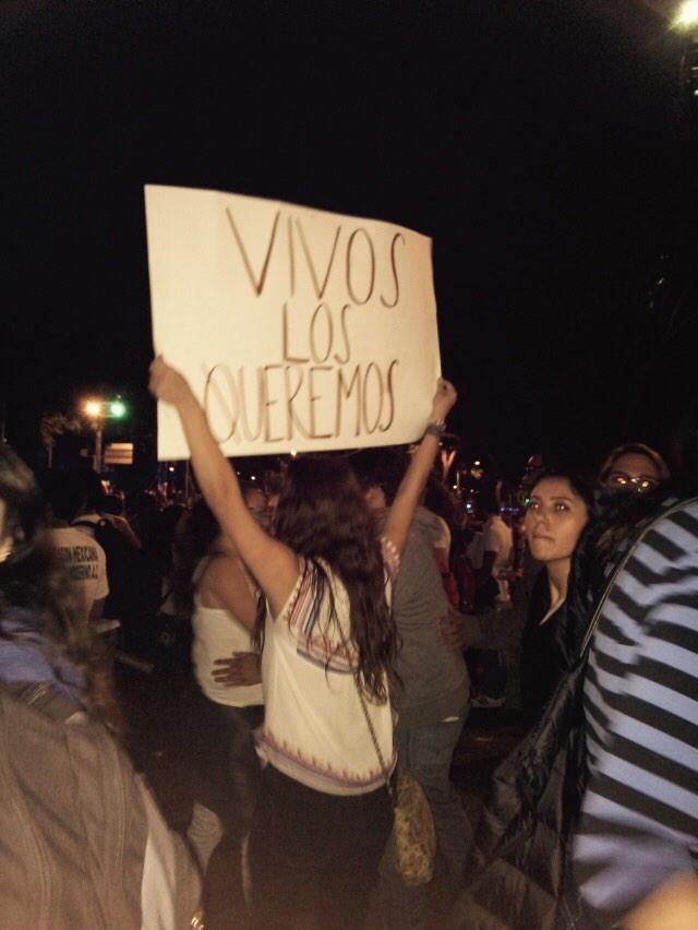 Marcha por ayotzinapa #entretenimientoibero