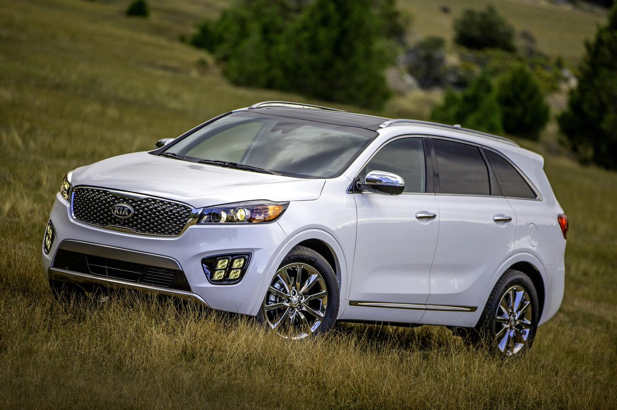 automobilemag's tweet image. Here's our first look at the U.S. version of the redesigned 2016 @Kia Sorento crossover: automo.bi/1vPsdX0