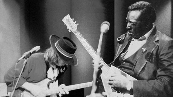 MusicLessonsCom's tweet image. Albert King and Stevie Ray. Watch sparks fly as history was made!
 go-ml.com/1tEtsKo #BluesGuitar #mlvod