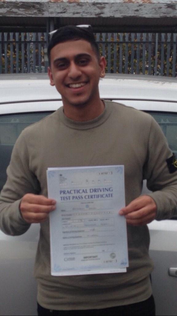 LearnToDriveNts's tweet image. Boom well done to Ibby on passing hit driving test at the 1st attempt #cars #driving-test #Nottingham