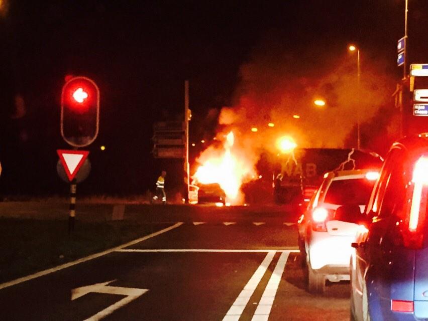 fredhopmans's tweet photo. @omroepbrabant auto in brand, ongeluk, afrit/oprit Tilburg Gilze Rijen. http://t.co/Y5FImfVurA