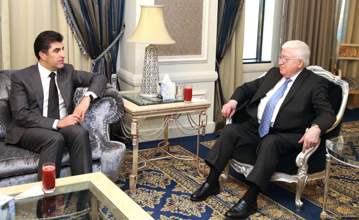 رئيس الجمهورية يلتقي رئيس حكومة اقليم كوردستان
krg.org/a/d.aspx?s=040…