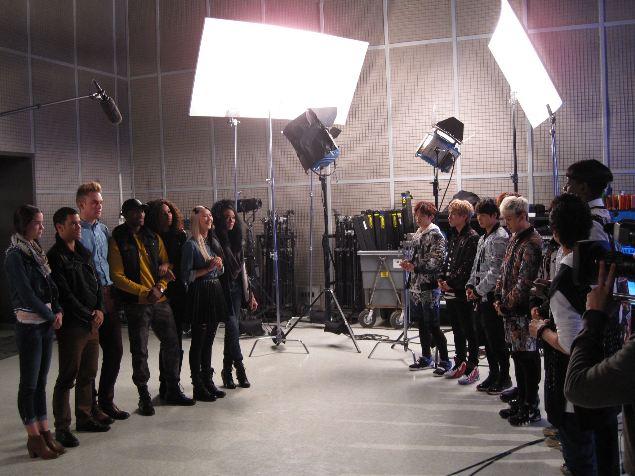 B1y1k1AIAAAsFs5.jpg:large