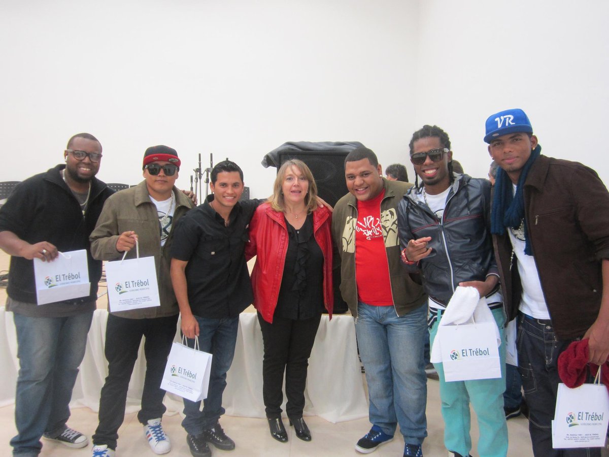 VR_Fansclub's tweet image. sigan ahora mismo a la agrupación @ValmoRecord Y sus lindos integrantes.@jacksonvr16 @BIG_VRNEGO @totyvr @killcolchVR