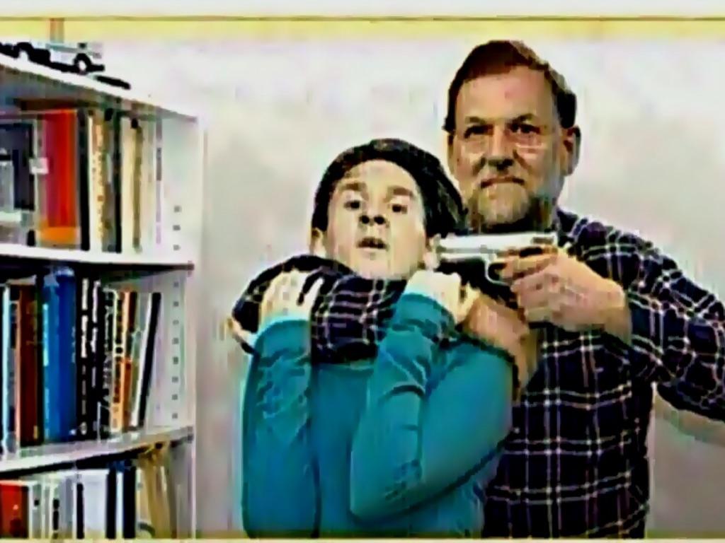 LateMotivCero's tweet photo. Rajoy ha tenido que tomar medidas extraordinarias para tratar de evitar la consulta
#EnElAire134 http://t.co/Xinf1TlVfh
