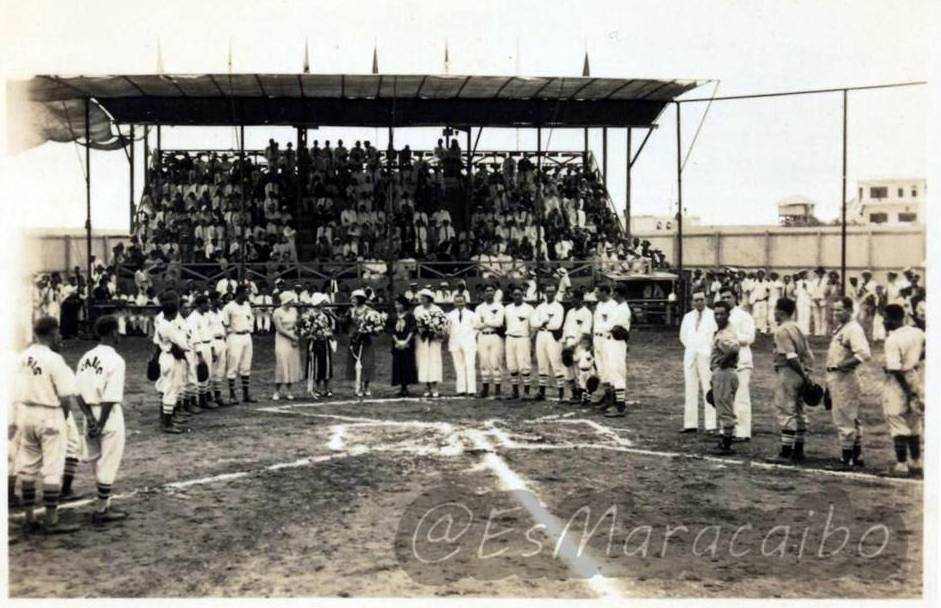 MARACAIBO on X: "#Antaño Estadio del lago (1932) #Maracaibo http://t.co/m76bW0PbQr" / X