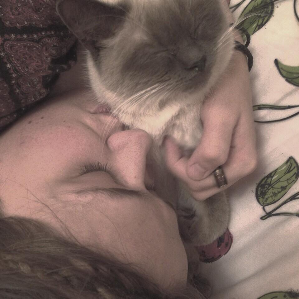 LukeFriendMusic's tweet image. 😍 in love with @beth_preston cat, back home for a bit, so happy to see friends and family, got big news soon...