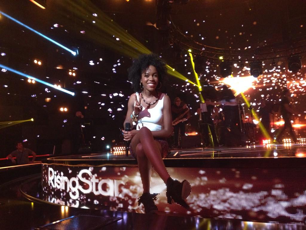 RisingStarM6's tweet photo. La belle Inaya chante @amel_bent ce soir ! RT pour la soutenir ! #TeamInaya #RisingStar http://t.co/7wsGRo8Rkb