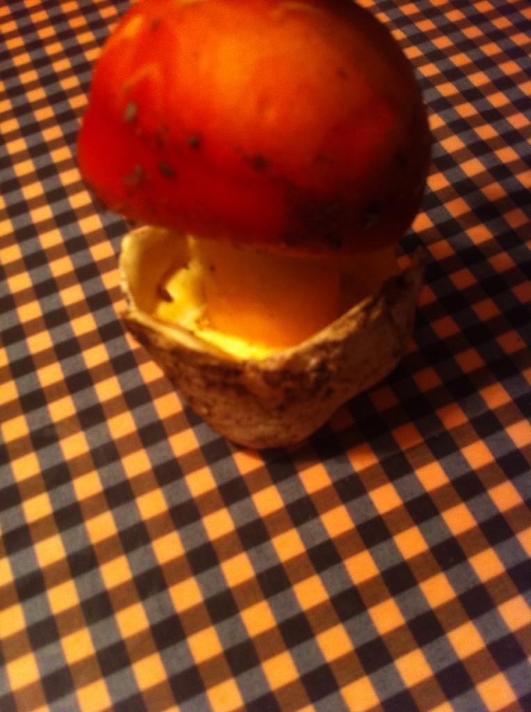 latroupecafe's tweet photo. Preparant cap setmana Mes que mai amb un parell d'ous...de reig http://t.co/RO9dcUCVgE