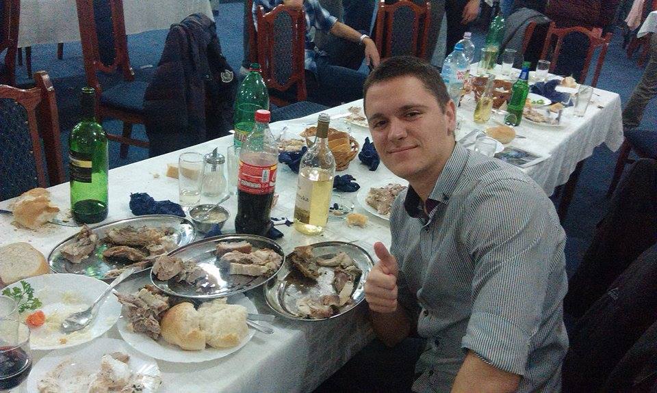 Grukiii's tweet photo. Ono kada odes na punoletstvo posle treninga.... http://t.co/tflc2dI4zD