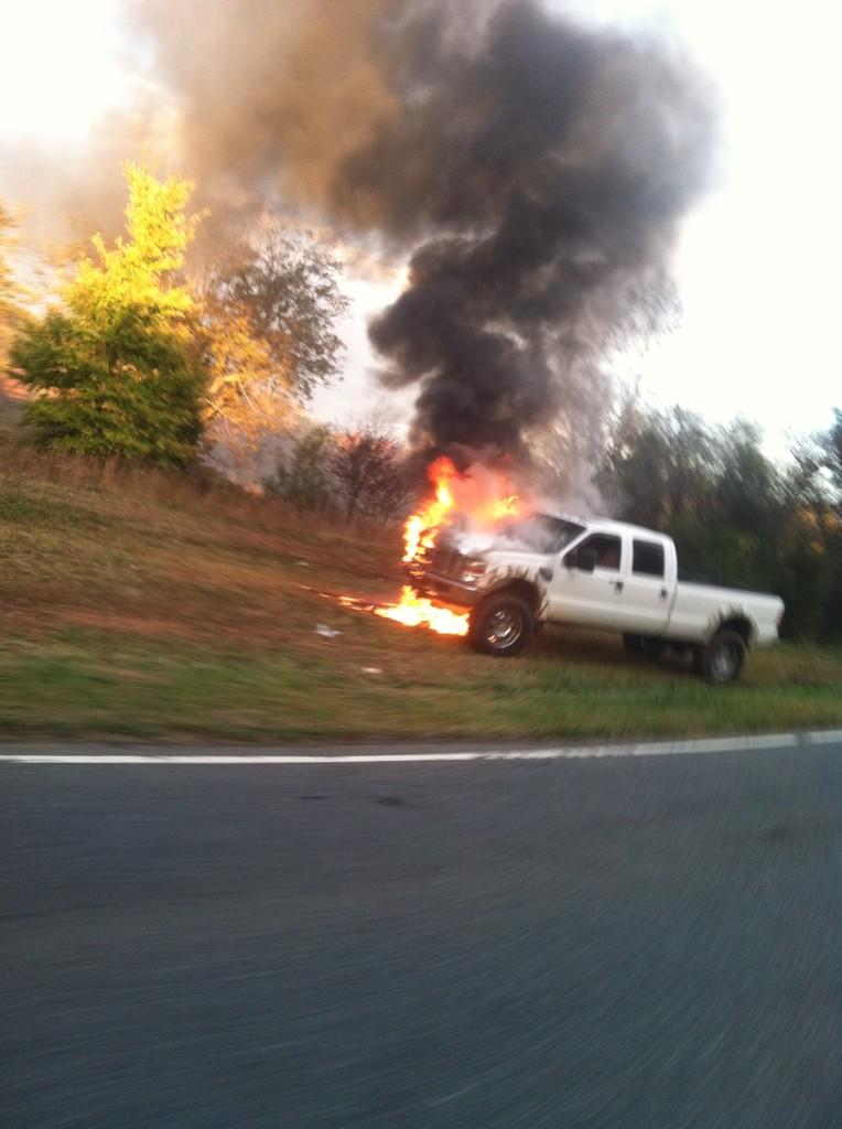 TDeihl2727's tweet image. Saw this a few seconds ago. Good thing I'm a Chevys Guy. #FordBuilt #FordDestroyed