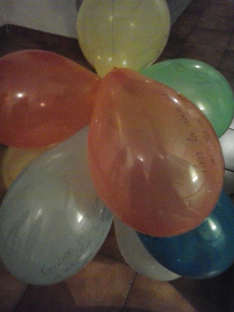 amaiacp95's tweet photo. ¡GLOBOOOOOOOOOOOOOOOOOS! *-* http://t.co/H5RB6JYeAA