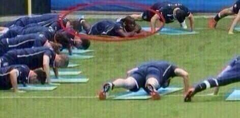 LOCATlONS's tweet photo. me when coach ain't looking during conditioning http://t.co/psM5FymmTc