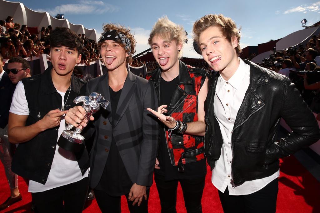 5 seconds of summer фотосессия 2022. 5 seconds of summer. 5 seconds of summer люк хеммингс. 5 seconds of summer солист. 5 seconds 4.