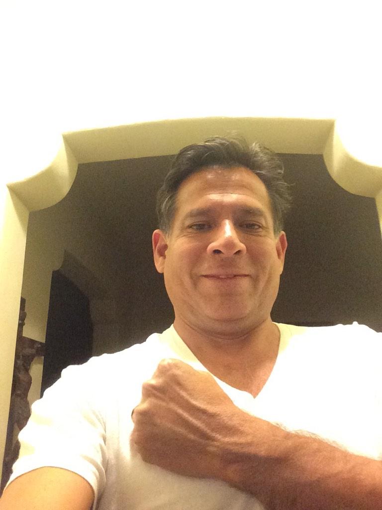 albertopenate's tweet photo. #ConcertForValor http://t.co/nSinkCNDIr
